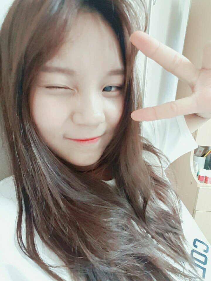 Umji de GFRIEND actualiza a sus fans sobre su estado de salud