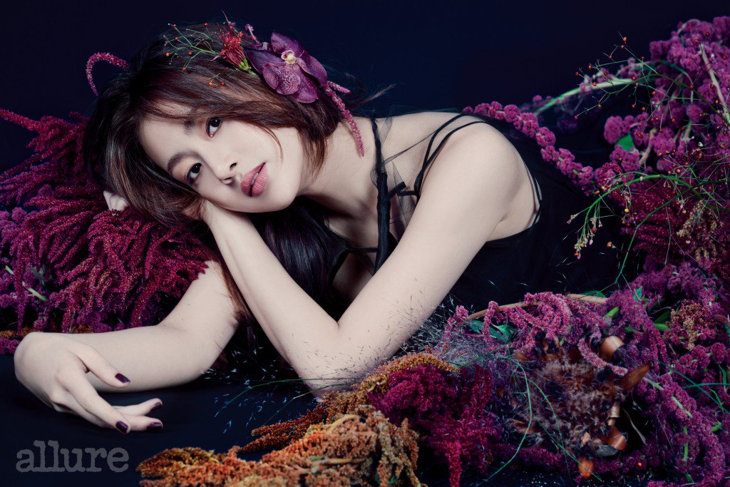 Kang Sora es una diosa floral para Allure