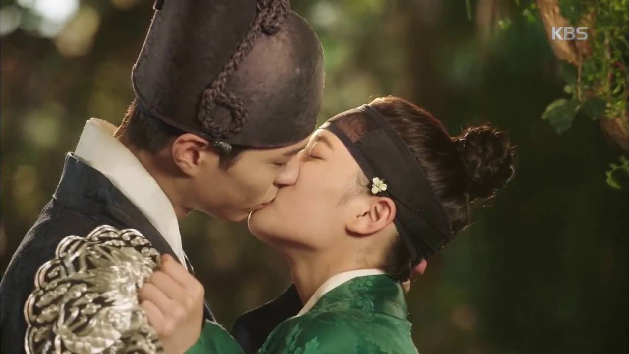 Kim Yoo Jung revela la sorprendente razón por la que estaba preocupada por su escena de beso con Park Bo Gum