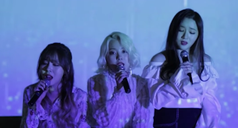 LADIES’ CODE da armonías precisas en versión acústica en vivo de “The Rain”