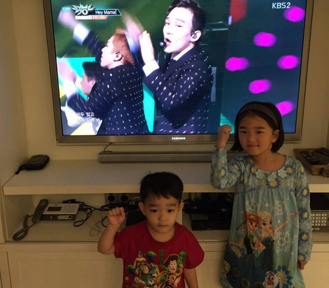 Los hermanos SoDa están siempre listos para animar a Chen de EXO-CBX