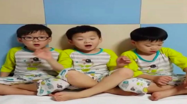 Los trillizos Song desean de forma adorable un feliz cumpleaños a Daebak