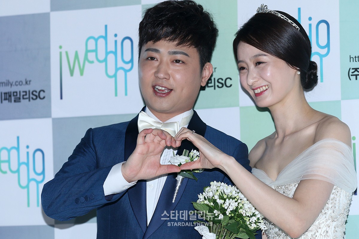 El cantante de trot Park Hyun Bin se convierte en padre