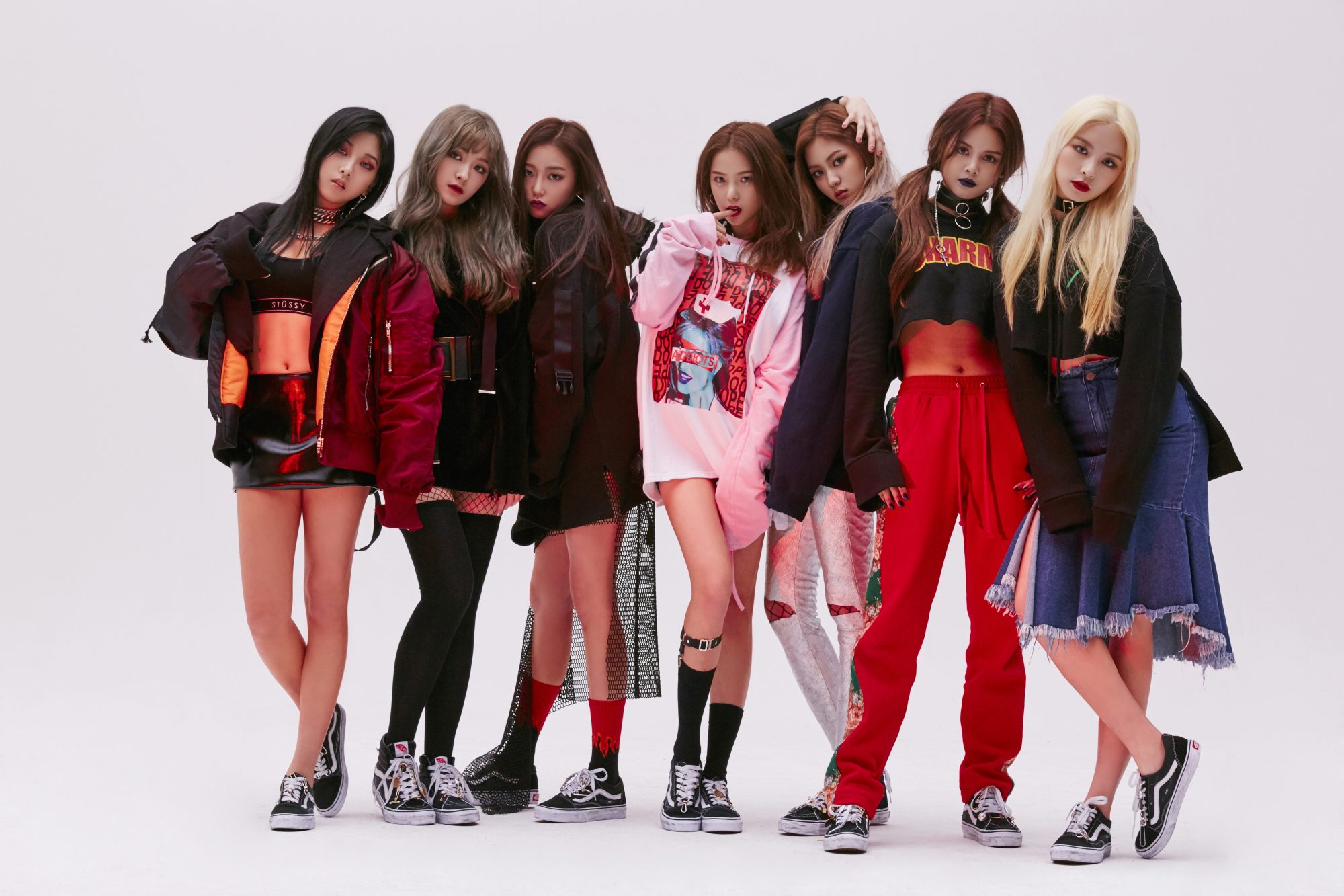 El más reciente álbum de CLC entra al Top 10 de la lista mundial de álbumes de Billboard