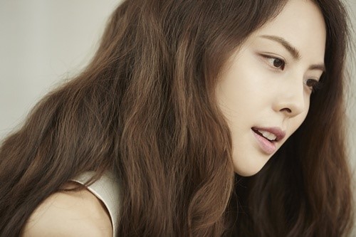 Park Ji Yoon anuncia su primer álbum completo en cuatro años con un adelanto de sus preparaciones