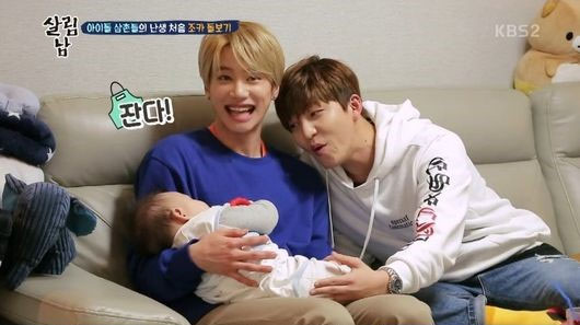 Soohyun y Jun de U-KISS se transforman en cuidadosos niñeros del hijo de Eli