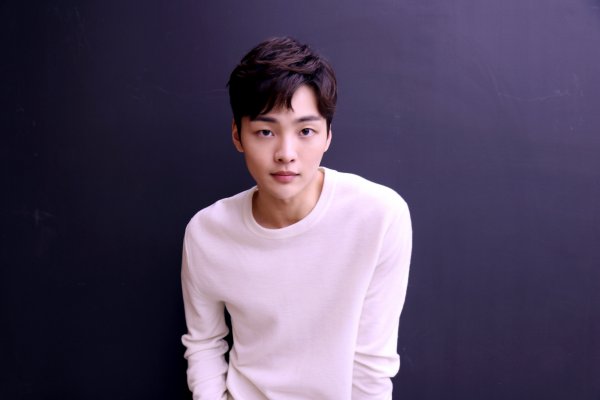 El actor Kim Min Jae se embarca en un romance universitario en “My Ear’s Candy”