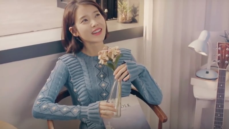 IU habla sobre sus amigas cercanas y mucho más en entrevista con 52 preguntas para Dingo