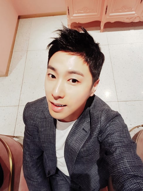 Yunho de TVXQ comparte fotografías de sí mismo disfrutando de libertad tras su servicio militar