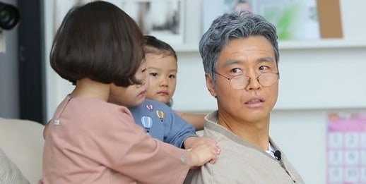 Daebak y sus hermanas terminan llorando luego de ver a su padre como un anciano