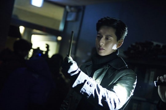 “Man To Man” ofrece un vistazo tras las cámaras con nuevas imágenes de Park Hae Jin
