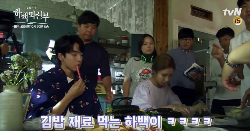 Nam Joo Hyuk y Shin Se Kyung lucen adorables preparando kimbap para “Bride Of The Water God”