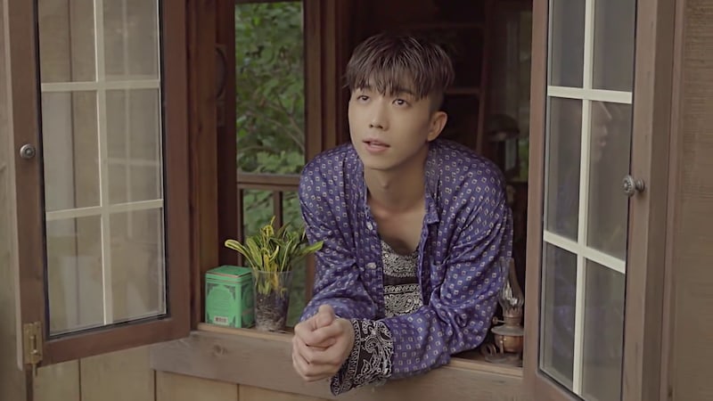 Wooyoung de 2PM dice “It’s The Same” en el MV de su nuevo sencillo