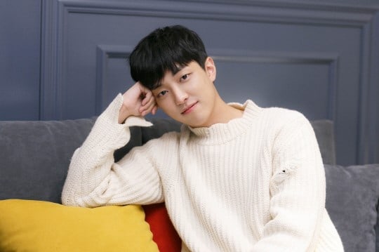 Lee Yoo Jin habla sobre cómo la experiencia personal lo hizo más cercano con su personaje de “Age Of Youth 2”