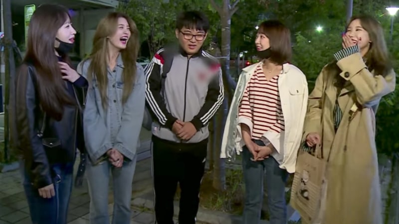 Fan de EXID se lleva la sorpresa de su vida cuando el grupo le hace una broma