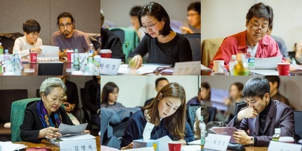 Choi Ji Woo, Minho de SHINee y otros más derraman lágrimas durante la emocional lectura de guión para drama especial