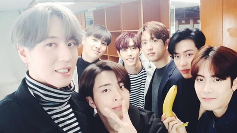 Yugyeom de GOT7 revela cómo guarda en su teléfono los números de sus compañeros