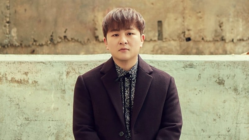 Se revela que Huh Gak se recupera de cirugía por cáncer de tiroides