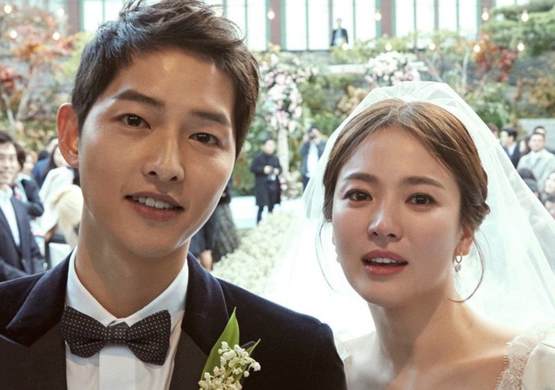 Song Joong Ki agradece a KBS en los '2017 KBS Drama Awards' después de su matrimonio con Song Hye Kyo