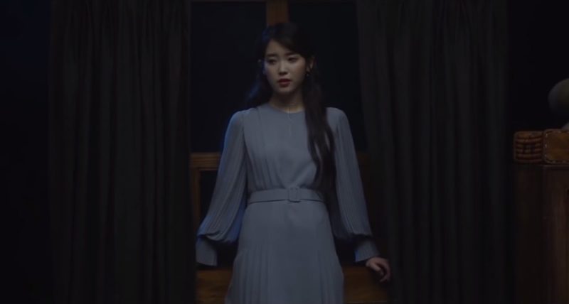 IU comparte un hermoso cover como tributo al fallecido cantante Kim Kwang Seok