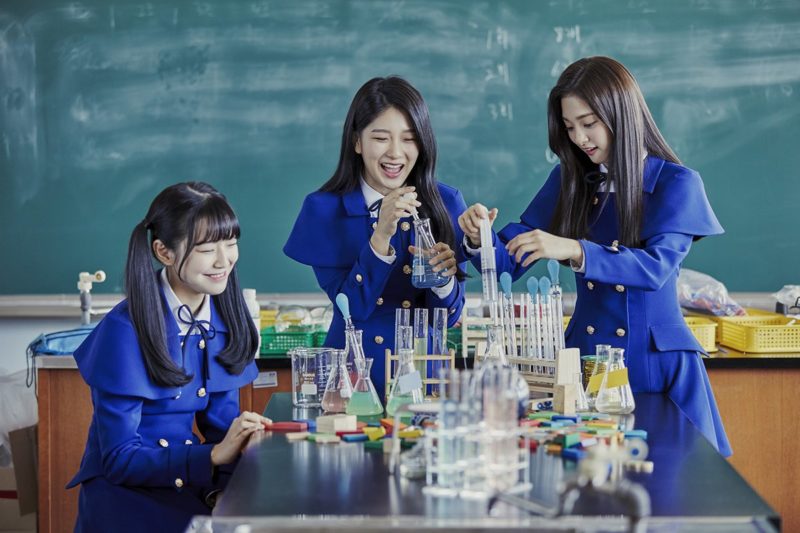 [Actualizado] El grupo femenino de 'Idol School' fromis_9 se unen en fotos de unidades antes de su debut