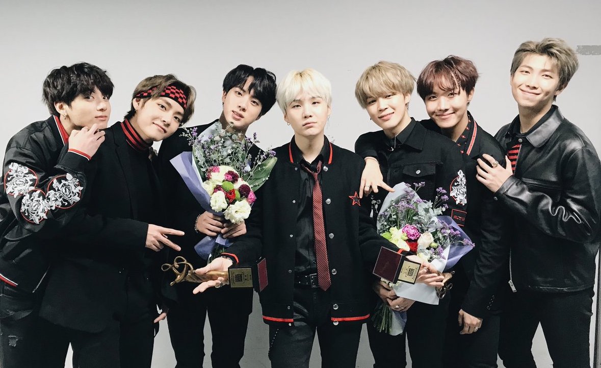 Resultado de imagen para 27th Seoul Music Awards bts 2018
