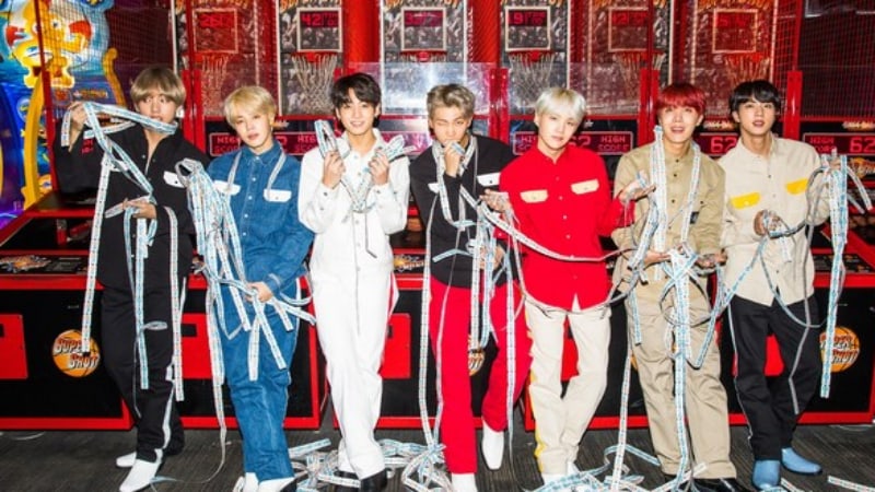 BTS hace una gira por Los Ángeles y roquea en su primera fiesta en bus