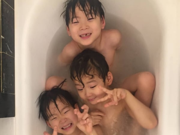 Song Il Gook comparte adorables fotos de sus trillizos mostrando cuánto han crecido