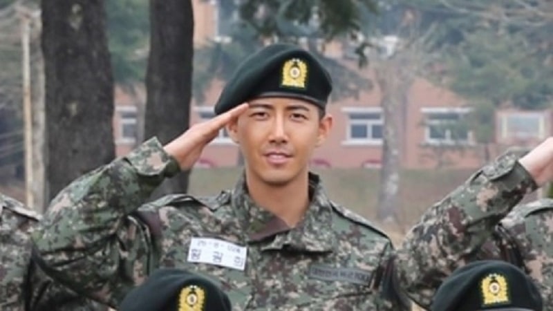 Kwanghee aparece como MC especial durante el juego de hockey femenino en las Olimpiadas de PyeongChang 2018