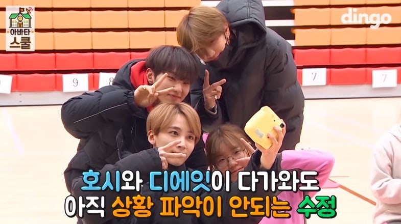 SEVENTEEN sorprende a estudiantes de secundaria con hilarante evento de cámara escondida