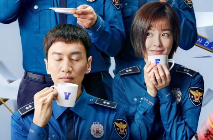 Lee Kwang Soo y Jung Yoo Mi son policías amigables del vecindario en carteles para “Live”