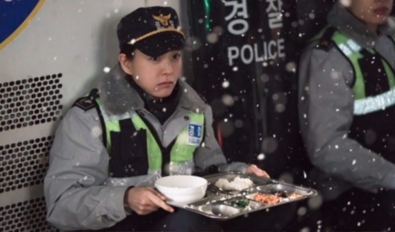 Jung Yoo Mi y Lee Kwang Soo muestran el lado poco glamoroso de un policía en “Live”