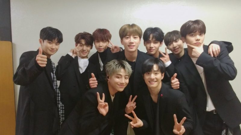 UNB da a los fans una vista previa de su video debut en una divertida transmisión en vivo