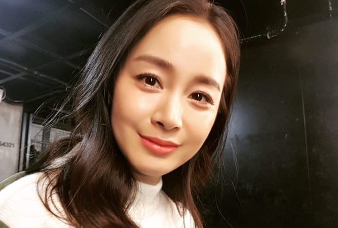Kim Tae Hee da una primera actualización desde que dio a luz