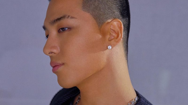 Taeyang de BIGBANG brilla en nuevas fotos del servicio militar