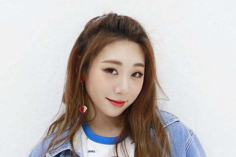 Yeonjung de WJSN se lesiona durante ensayos bajo la lluvia
