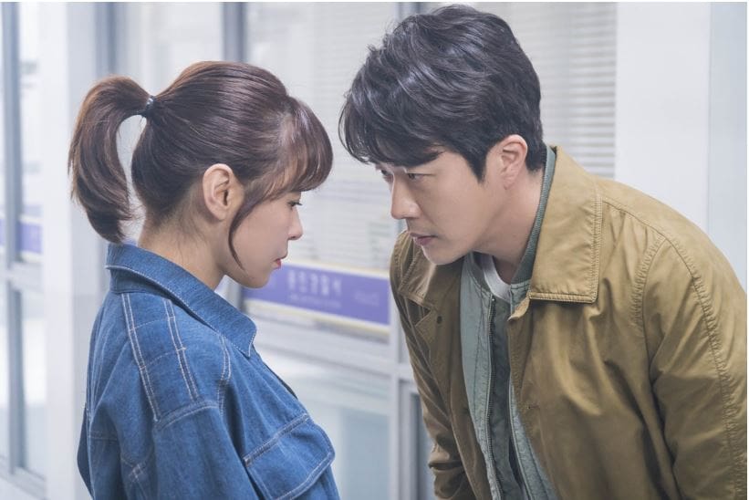 Kwon Sang Woo y Choi Kang Hee hacen contacto visual cercano en “Mystery Queen 2”