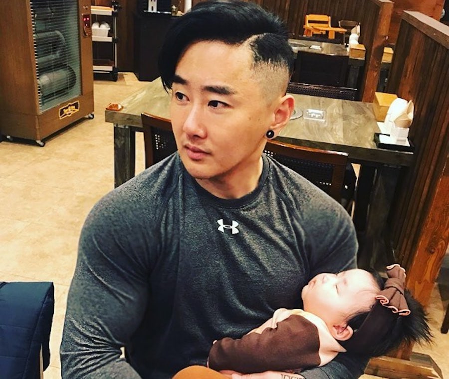 El cantante Kan Jong Wook habla sobre su batalla con una extraña enfermedad