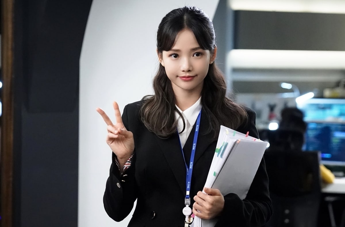 Ha Yeon Soo ilumina el set de “Rich Man, Poor Woman” con su brillante energía en nuevas imágenes
