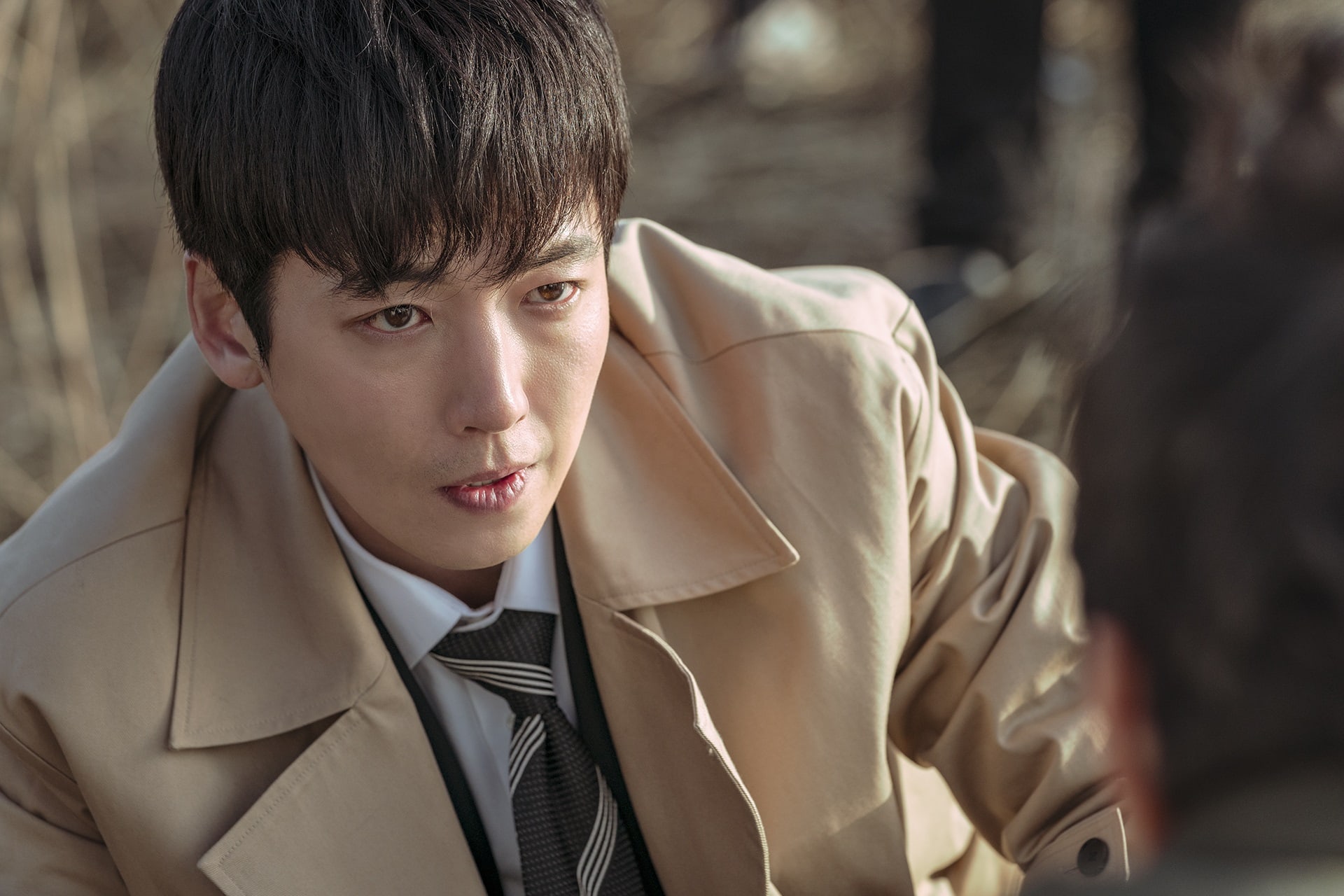Jung Kyung Ho es un investigador con look retro para “Life On Mars”