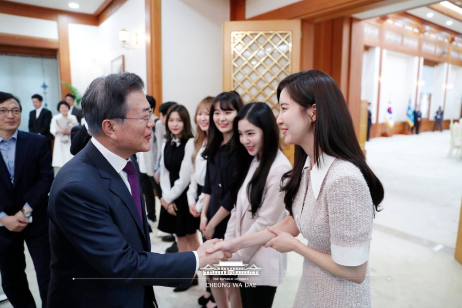 Seohyun de Girls’ Generation, Red Velvet y otros más se reúnen con el presidente Moon Jae In en almuerzo después de sus actuaciones en Corea del Norte