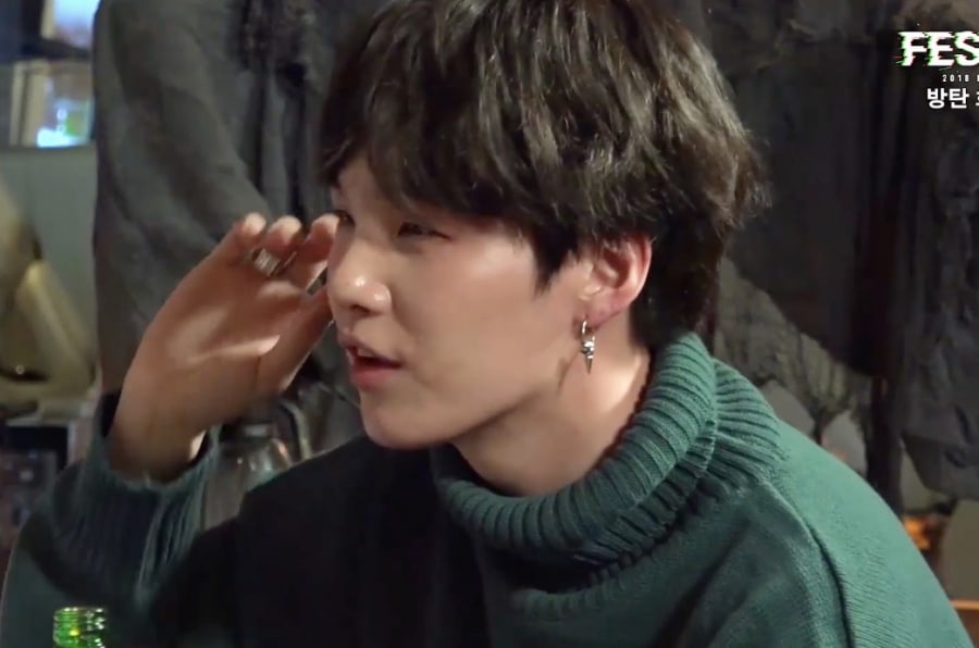 Suga de BTS revela por que lloró luego de los American Music Awards | Soompi