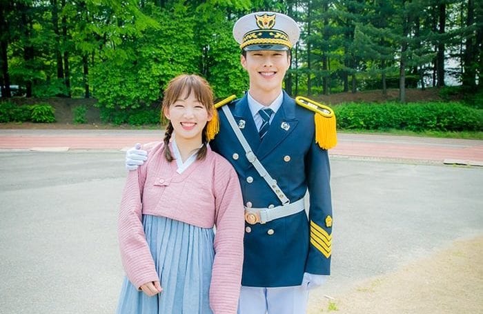 Jang Ki Yong comparte sus pensamientos sobre su compañera en “Come And Hug Me”, Jin Ki Joo