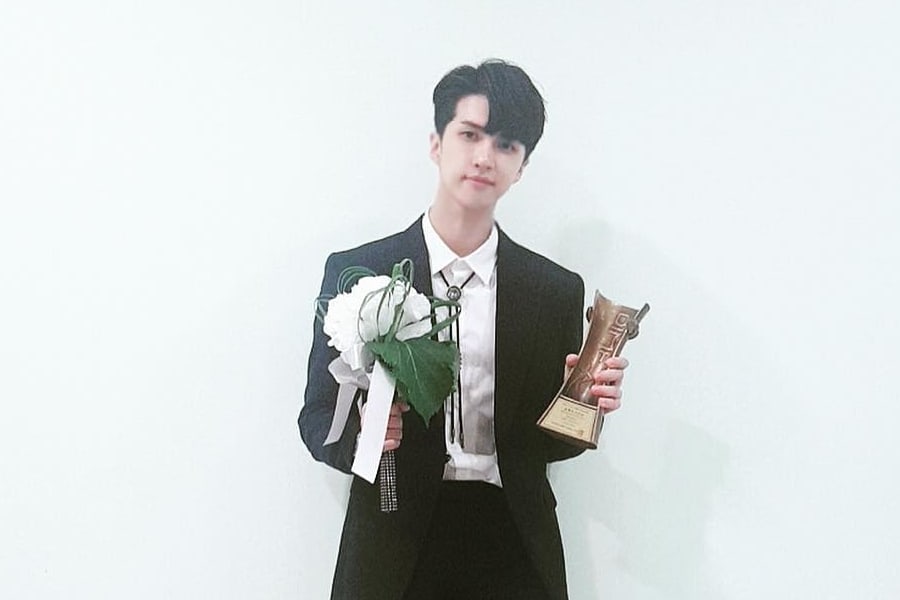 Ken de VIXX honrado con el premio de novato como actor musical