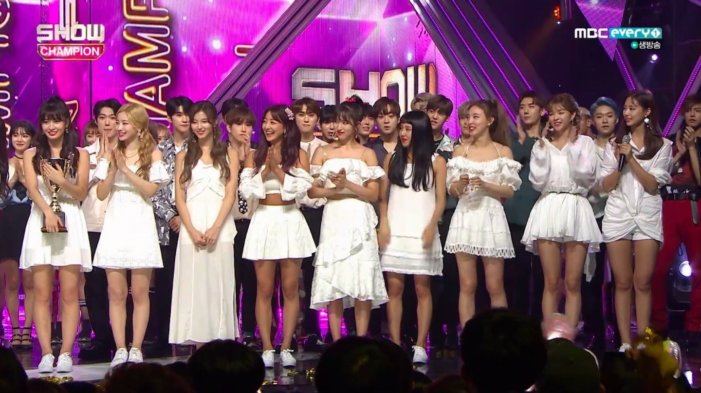 TWICE logra su 1ª victoria por “Dance The Night Away” en “Show Champion”. Actuaciones de Apink, Golden Child y más