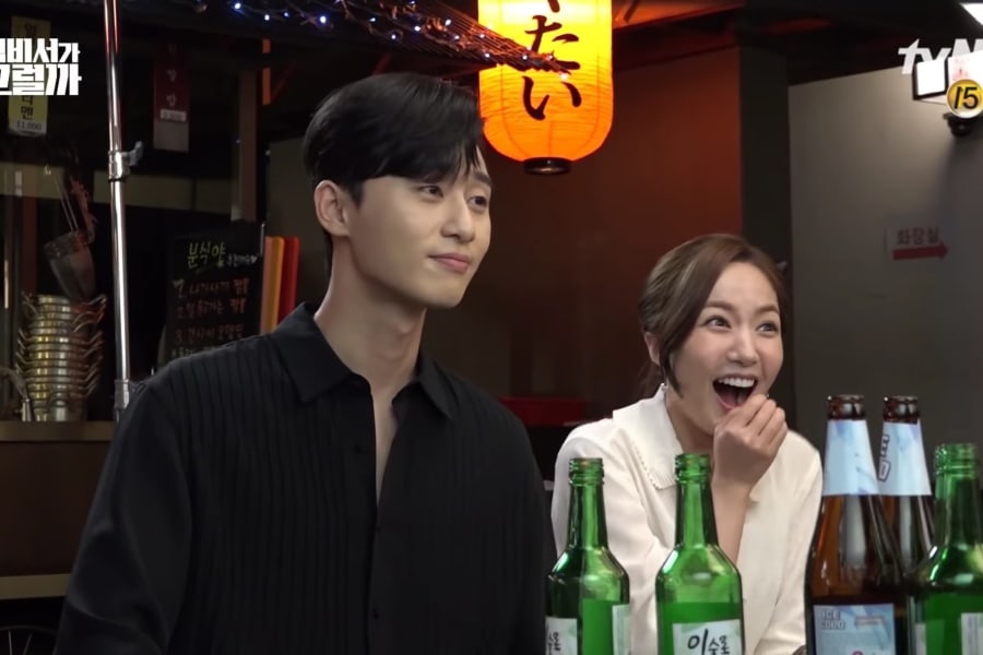 Park Seo Joon y Park Min Young no pueden dejar de sonreír en un video del detrás de cámaras de “What’s Wrong With Secretary Kim”