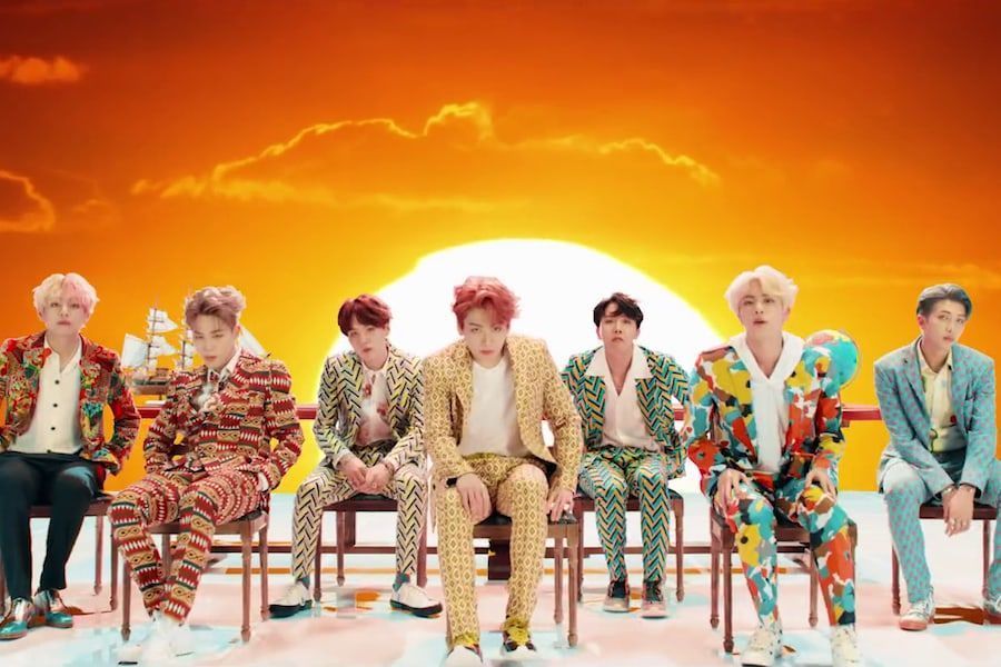 Momentos de belleza del video musical “IDOL” de BTS en los