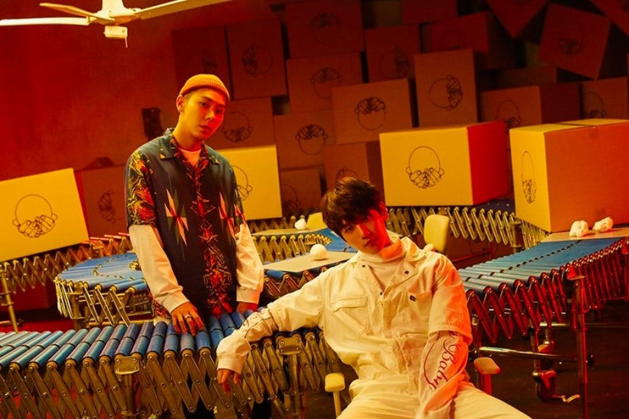 Baekhyun de EXO y Loco lideran listas musicales alrededor del mundo con “YOUNG”