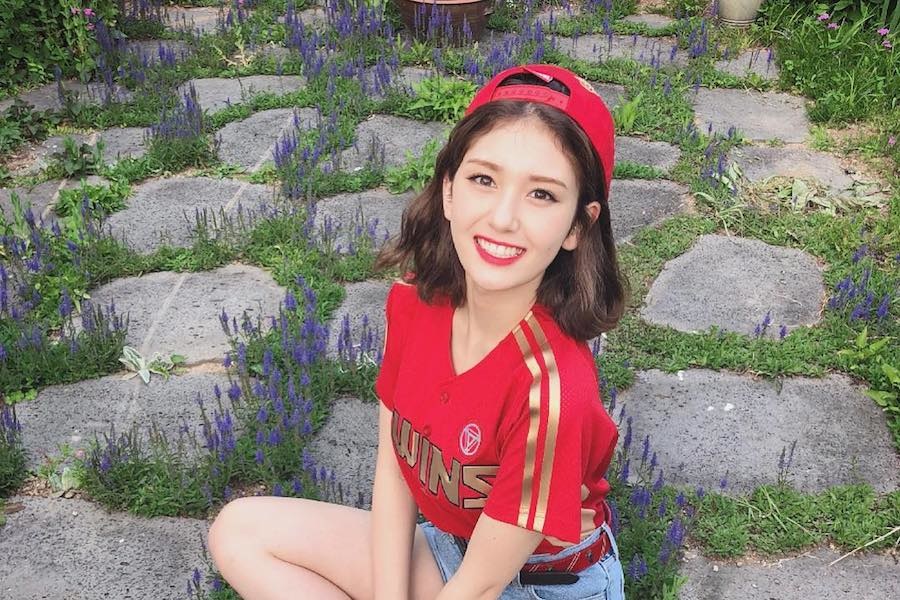 The Black Label de YG confirma haber firmado con Jeon Somi + Da detalles de próximo debut