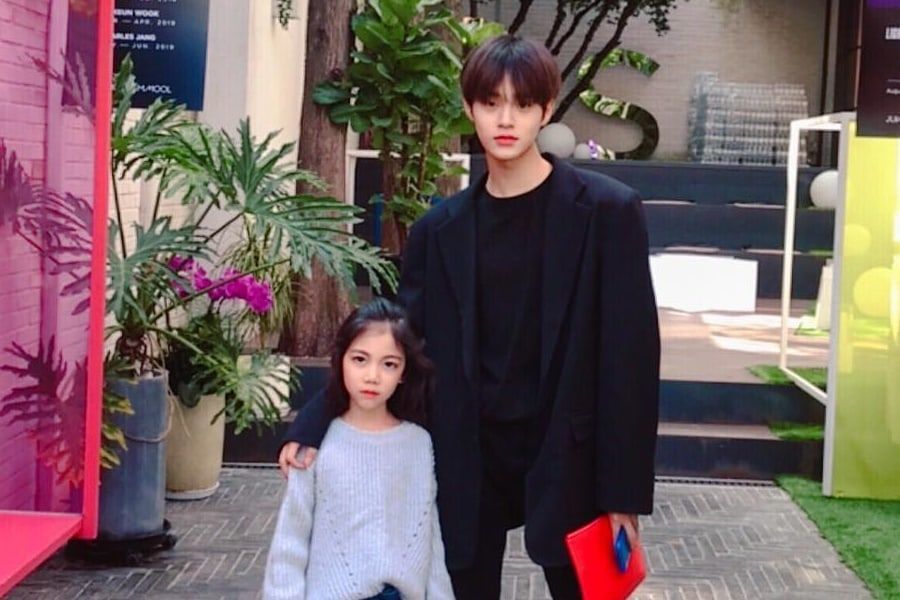 Lee Dae Hwi de Wanna One posa con su sobrina que es modelo infantil